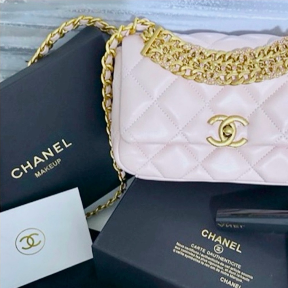 (GIFT WITH PURCHASE) VIP Chanel BEAUTY Light Pink Quilted Bag with Gold Chain